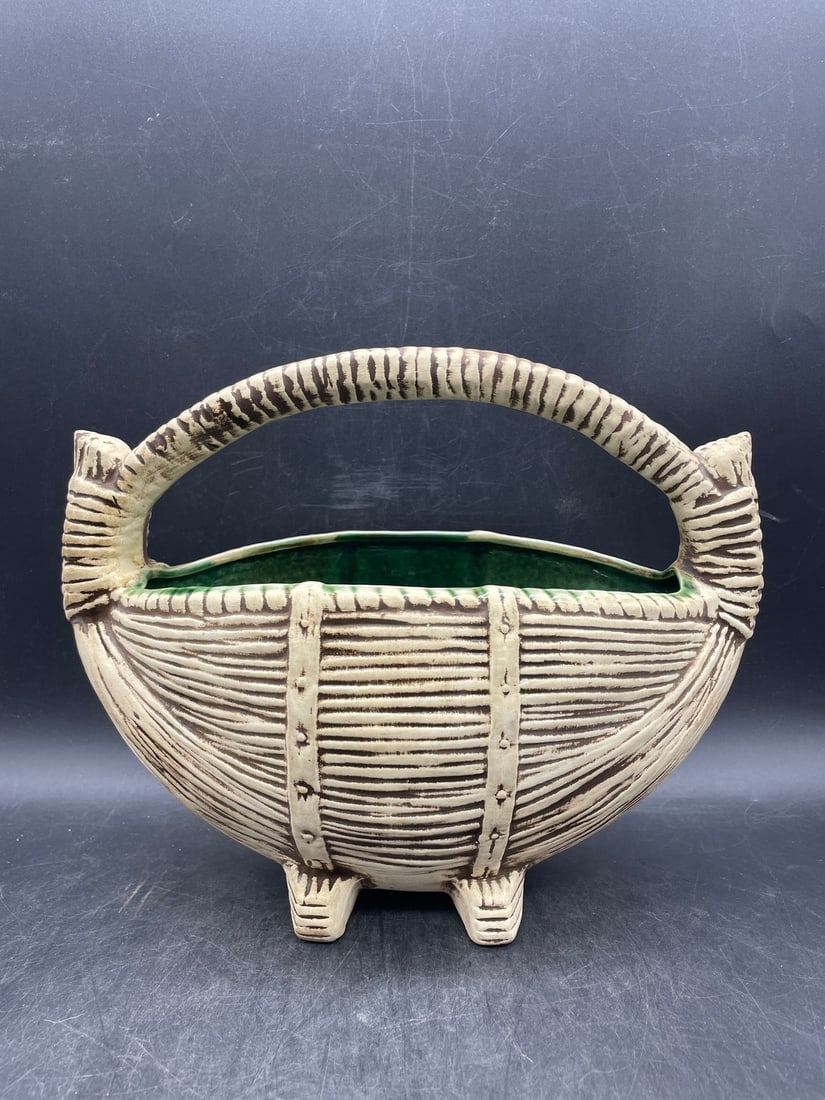 MCM VINTAGE McCoy Pottery Basket Line Planter Green Glaze (1 of 8)