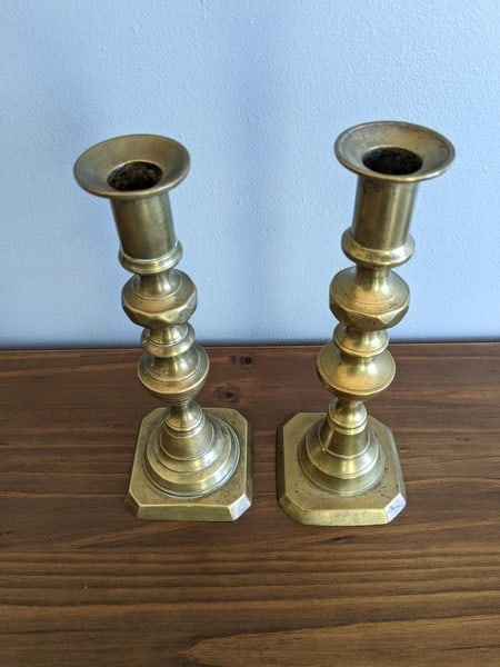 19TH C BRASS CANDLESTICKS (1 of 7)