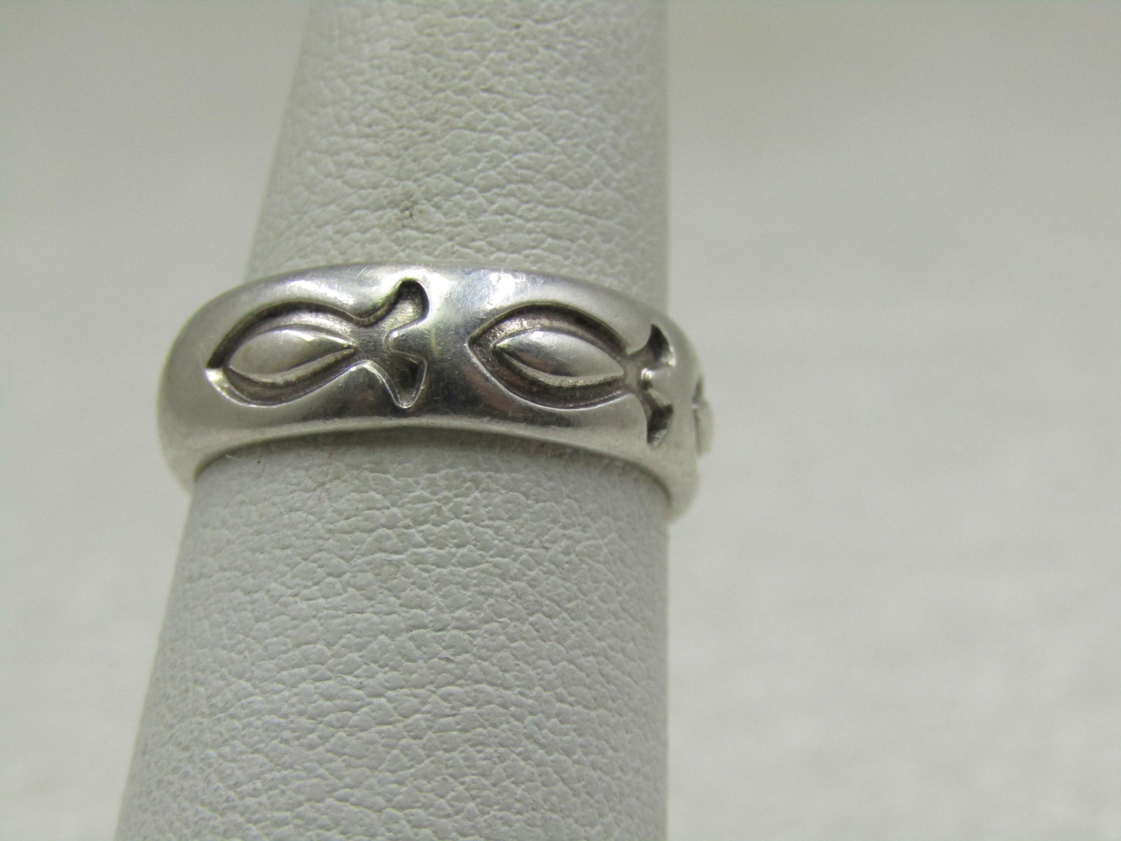 Vintage Sterling Engraved Fish Ring, Sz. 6, 5.5mm, Unisex (1 of 5)