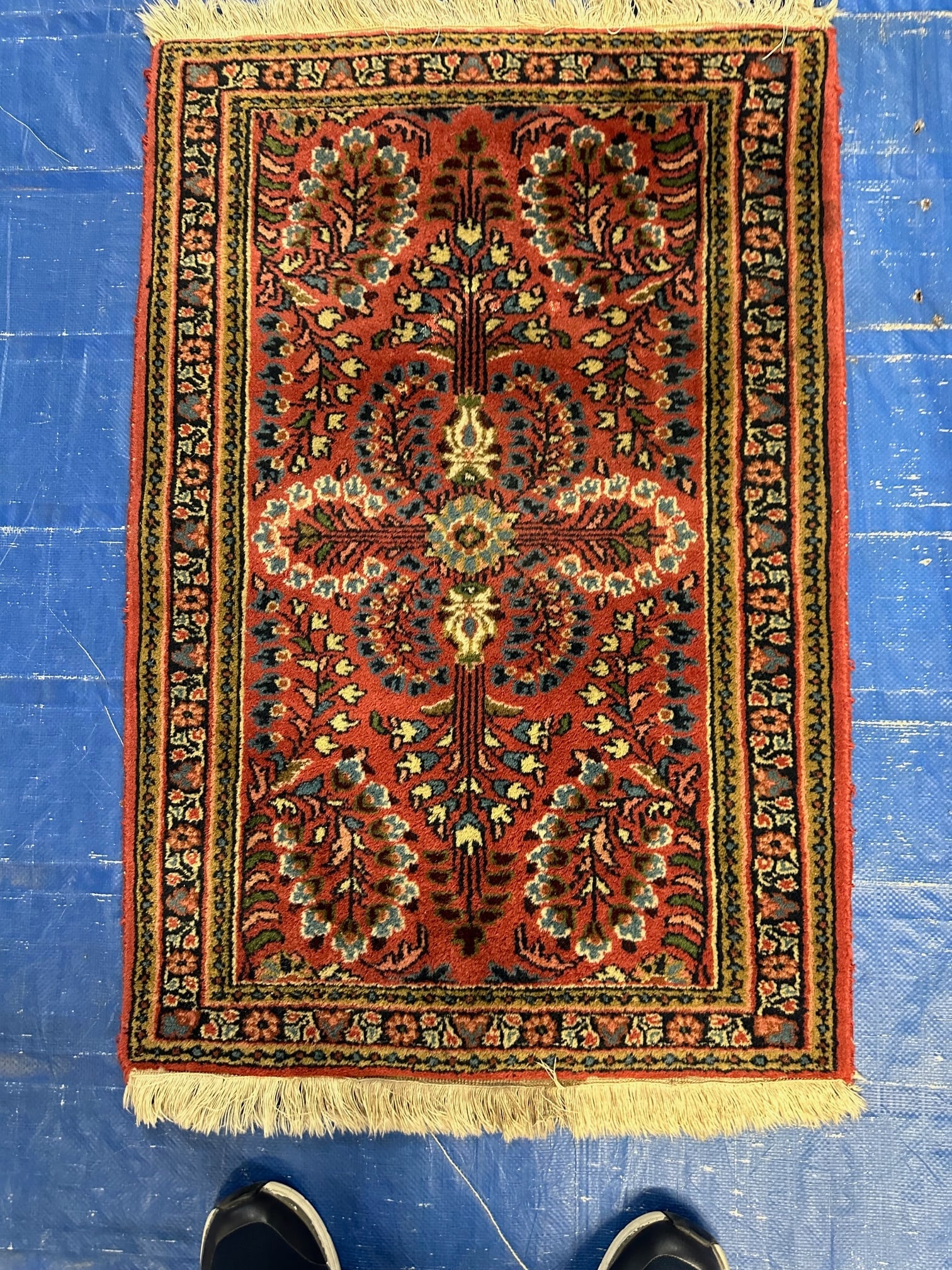 Hand Knotted Persian Sarouk Rug 3.3x2 ft: Title: Hand Knotted Persian Sarouk Rug 3.3x2 ft Description: Hand Knotted Persian Sarouk Rug 3.3x2 ft Dimensions:3.3x2 ft Circa:1980 Origin:iran Material:100 % Wool Reserve: $100.00 Shipping: Domestic