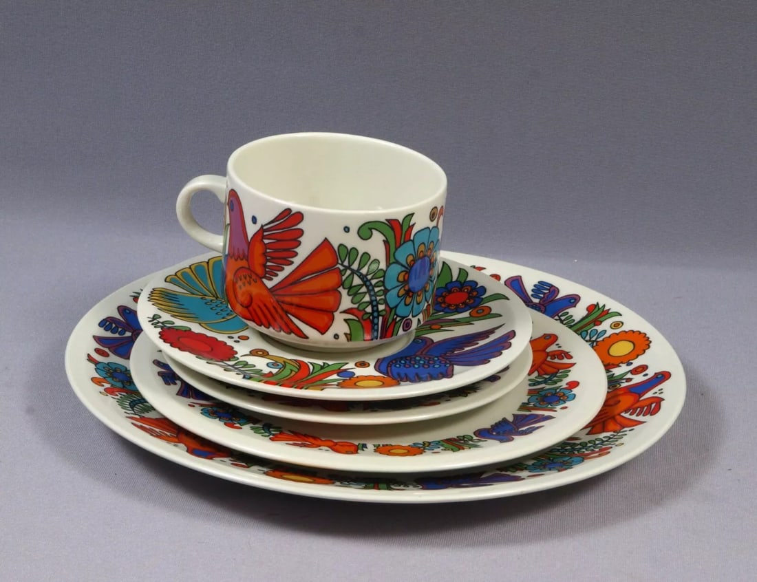 Villeroy & Boch Acapulco Place Setting Dinner Plate Tea Cup LUXEMBOURG Vintage: This is a beautiful Place Setting with Coffee/Tea Cup. It was made by Villeroy & Boch in Luxembourg, in lovely Acapulco pattern. The set is properly marked with Villeroy & Boch backmark. The pattern f