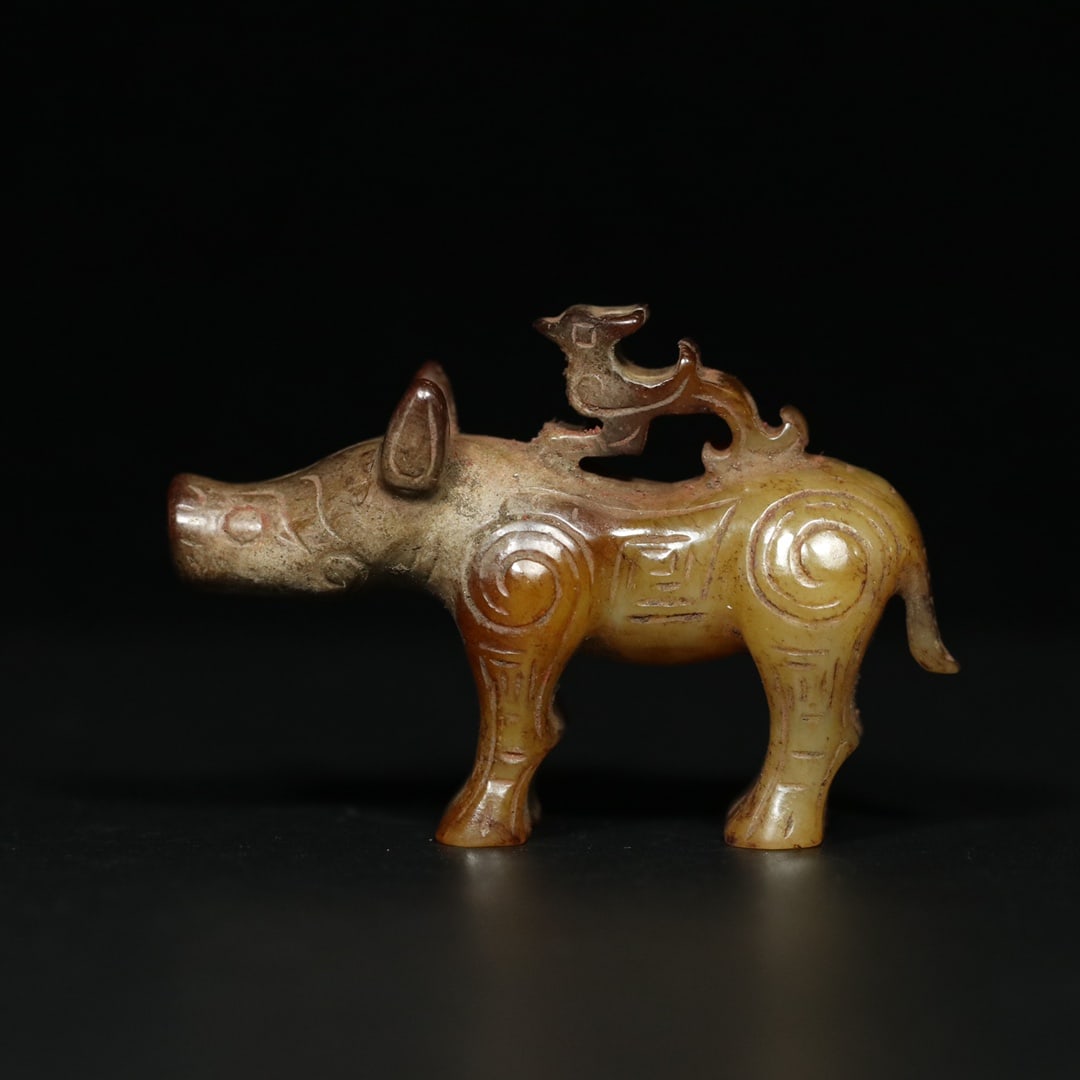 Old Chinese Hetian Jade Lucky Beast Statue (1 of 9)