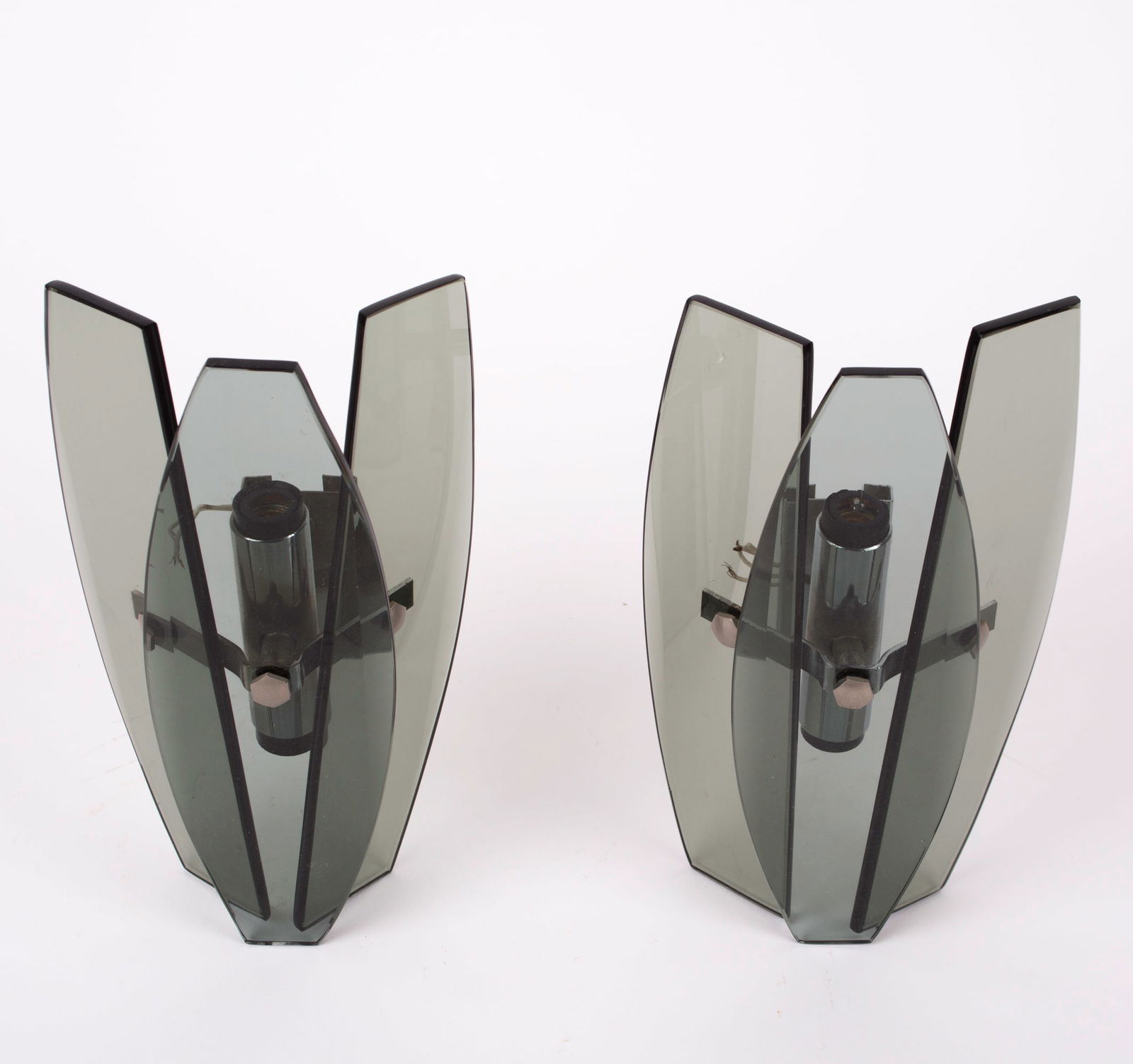 1970 pair of Sconces Fontana Arte Veca: 1970 pair of sconces , accompaying chandelier posted in Chandelier , attributed to Veca italy on several professional web site , congruent with the style of Fontana Arte which lead the style of the 60