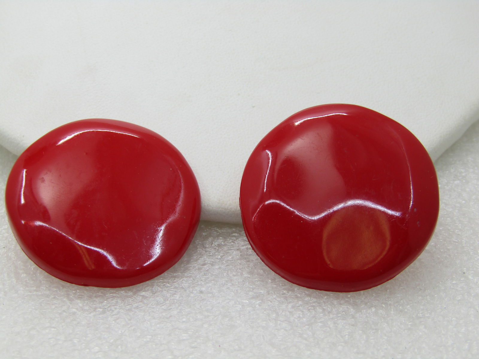Vintage Christmas Red Round Stud Earrings, 1.5" Clip Earrings (1 of 7)