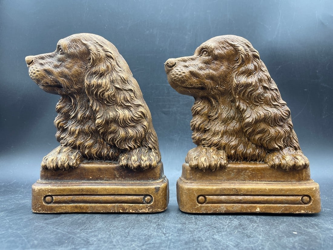 VINTAGE SYROCO ORNAWOOD COCKER SPANIEL DOG BOOKENDS: Title: VINTAGE SYROCO ORNAWOOD COCKER SPANIEL DOG BOOKENDS Date/Period: unknown Dimension: Approx 6.5 x 4.5 x 4 Material: syroco wood and metal Additional Information: VINTAGE SYROCO ORNAWOOD COCKER S