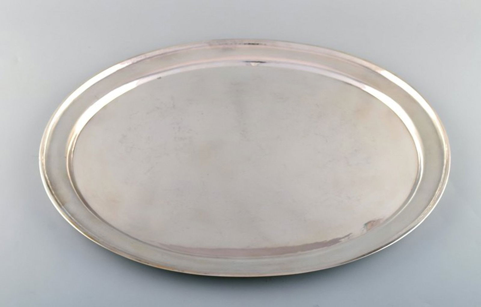 Large Georg Jensen serving tray in sterling silver. (1 of 5)