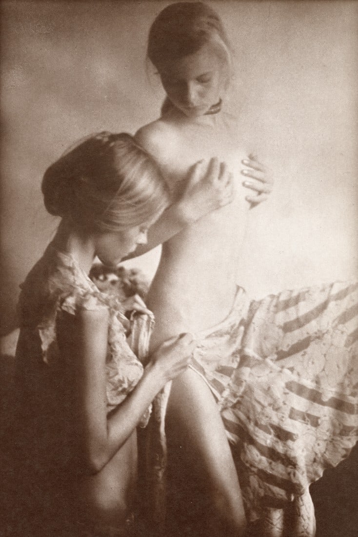 DAVID HAMILTON - Sisters (1 of 1)