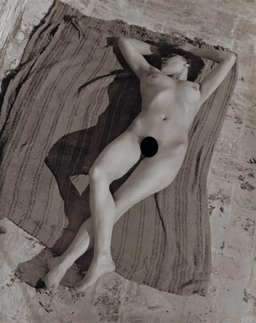 EDWARD WESTON - Female Figure, 1924 (1 of 2)