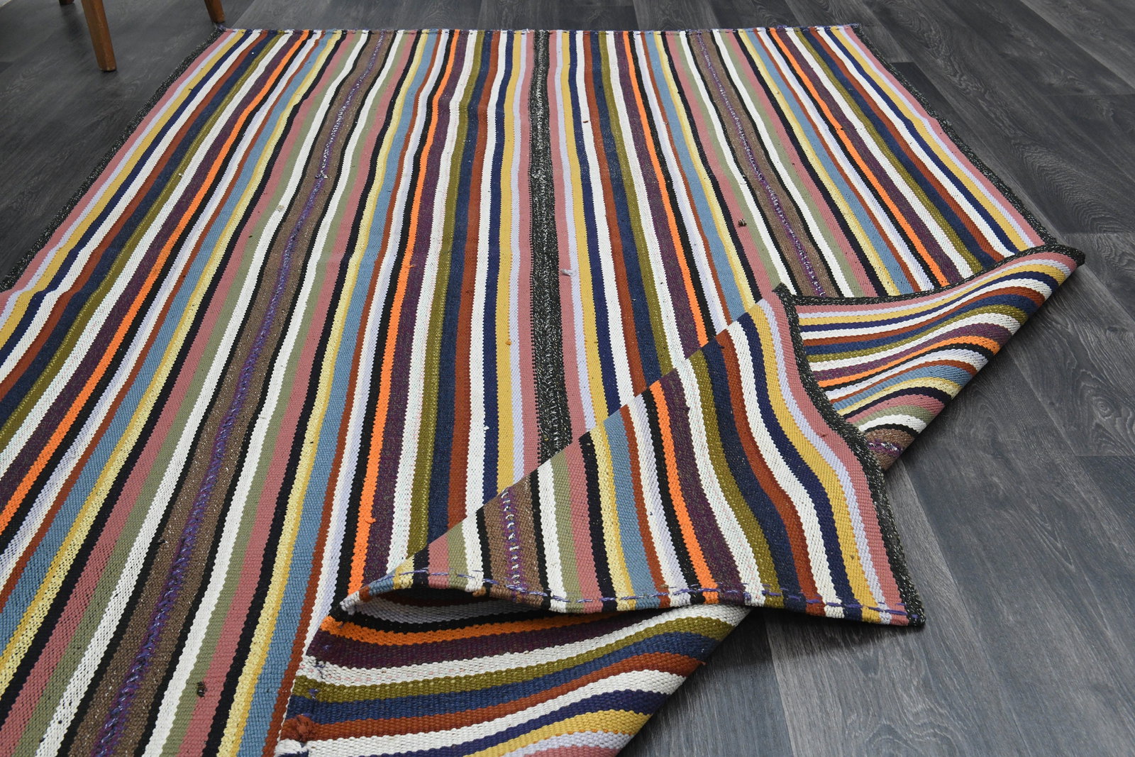 5.4x8.3 ft, TURKISH KILIM RUG: Title: 5.4x8.3 ft, TURKISH KILIM RUGOridign: Turkey Date/Period: 1960 - 1970 Materials: Wool and Cotton Size: Width: 5.4 feet Length: 8.3 feet Provenance: This Turkish one-of-a-kind Vintage Flatweave 