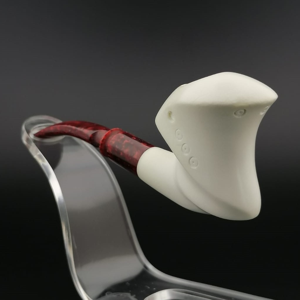 Freehand Classic Meerschaum Pipe: Title: Freehand Classic Meerschaum Pipe Materials: Meerschaum Dimension: 5.5 inch (14cm) Additional Information: Freehand Classic,Hand carved Meerschaum Pipe. Made in Turkey,Eskisehir by Meerschaum Ca