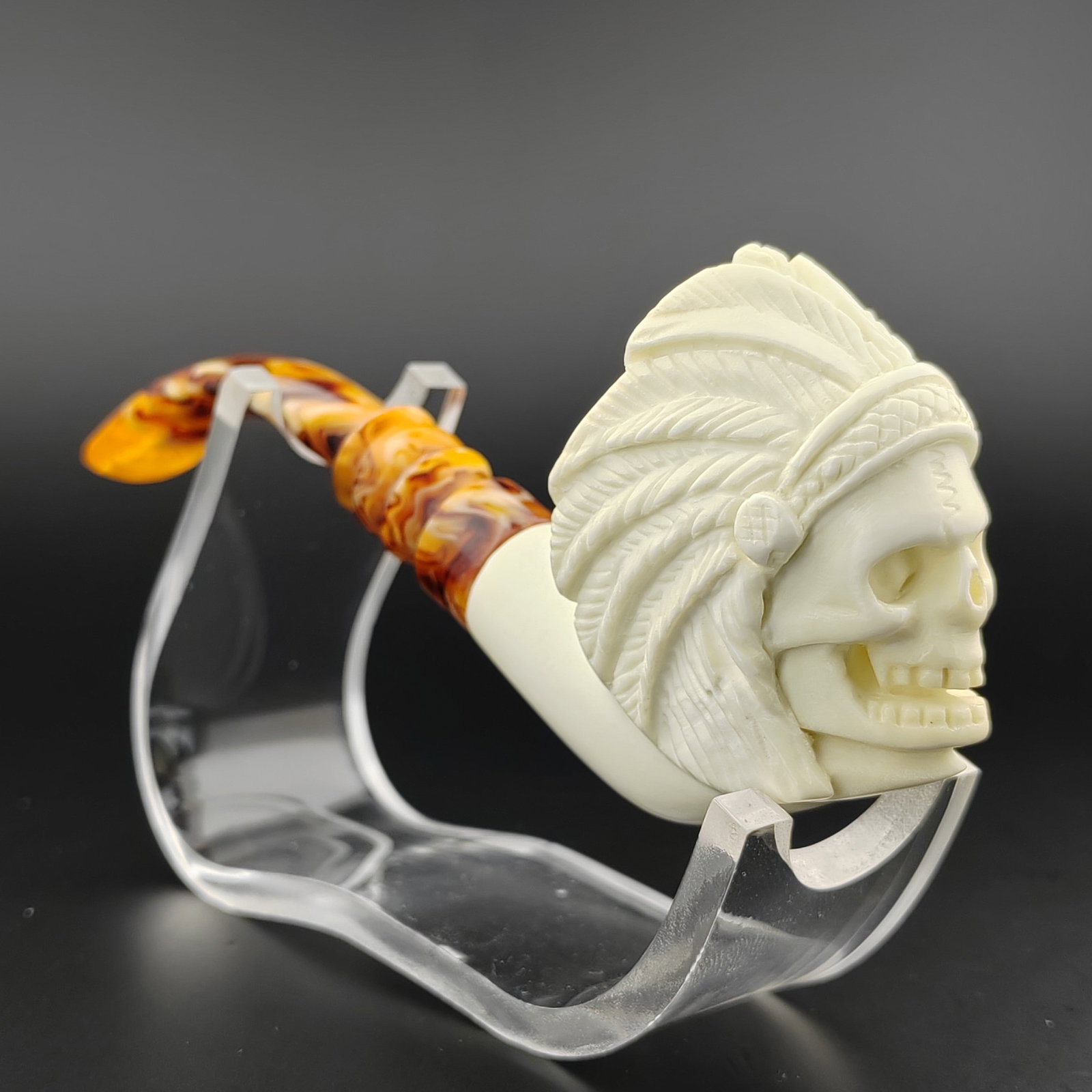Skull Meerschaum Pipe: Title: Skull Meerschaum Pipe Materials: Meerschaum Dimension: 5.3 inch (13.5cm) Additional Information: Skull,Hand carved Meerschaum Pipe. Made in Turkey,Eskisehir by Meerschaum Carve Master.Best Qual