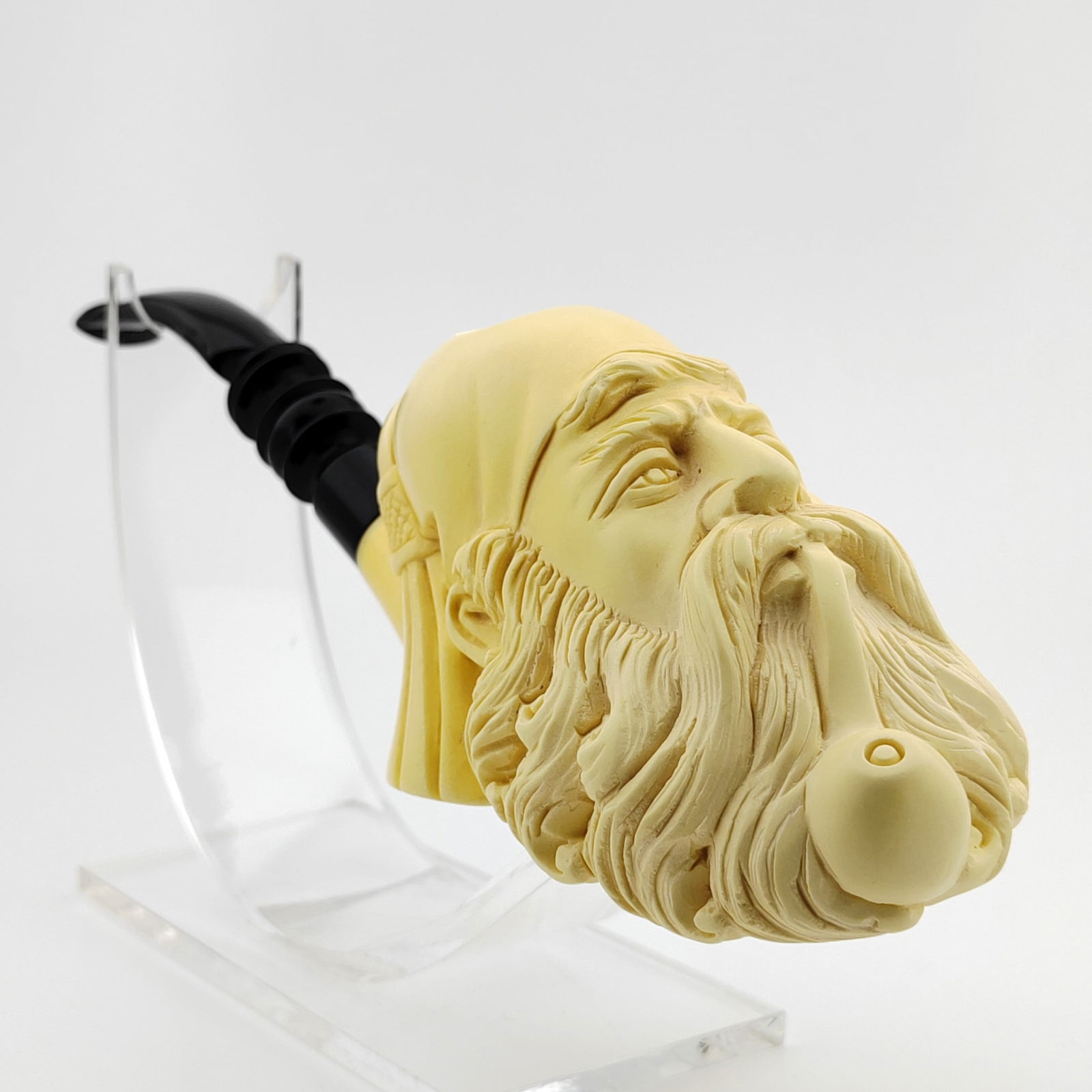 Dunhill Meerschaum Pipe: Title: Dunhill Meerschaum Pipe Materials: Meerschaum Dimension: 8.46inch (21.5cm) Additional Information: Dunhill,Hand carved Meerschaum Pipe. It is not a Dunhill brand product,because of the cover im