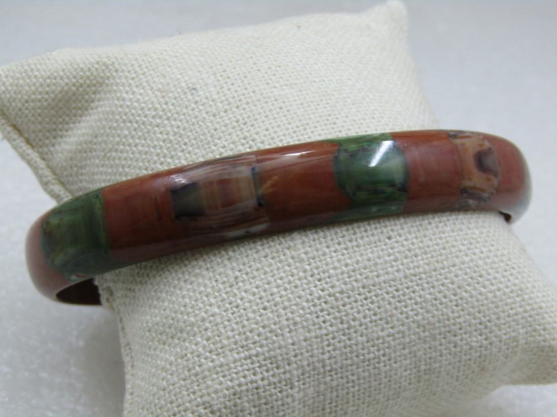 Vintage Tan & Green Bakelite 8" Oval Bangle Bracelet (1 of 6)