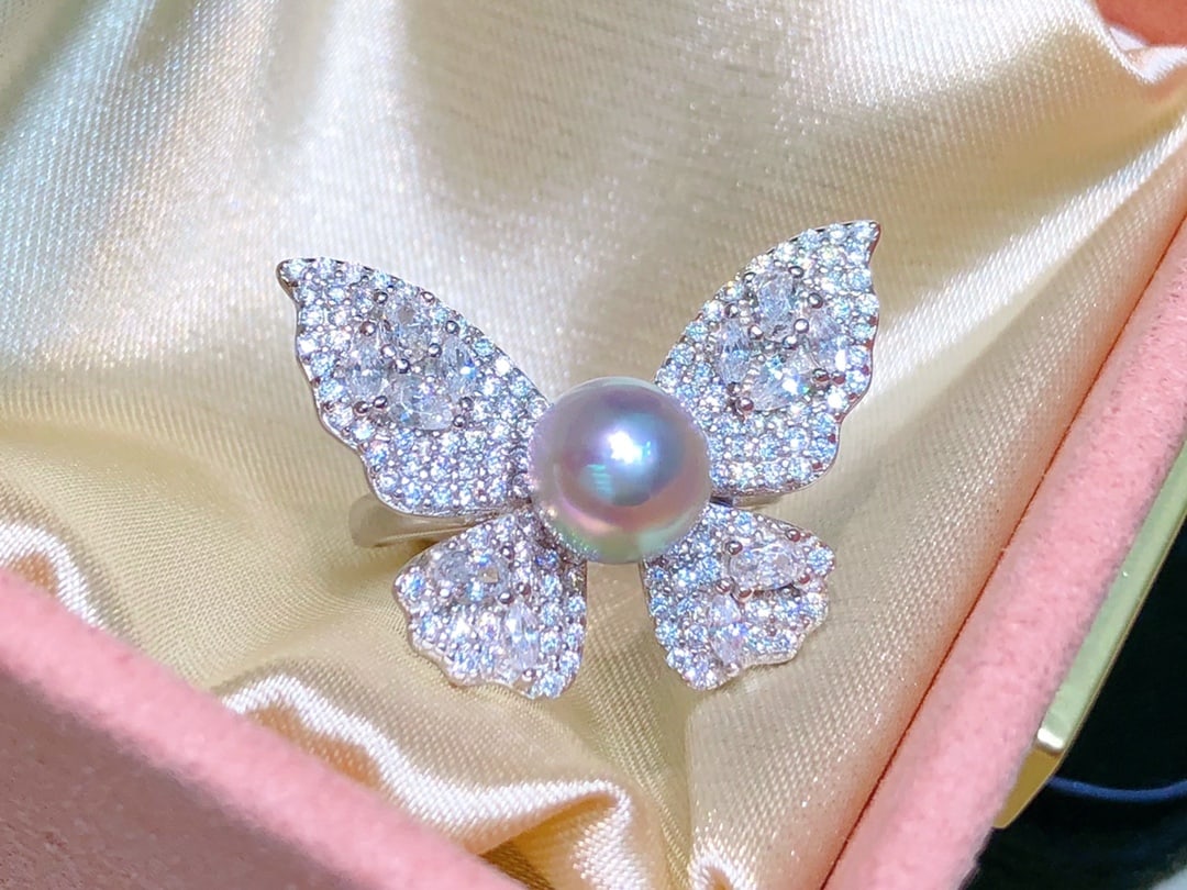 Natural seawater pearl ring (1 of 3)