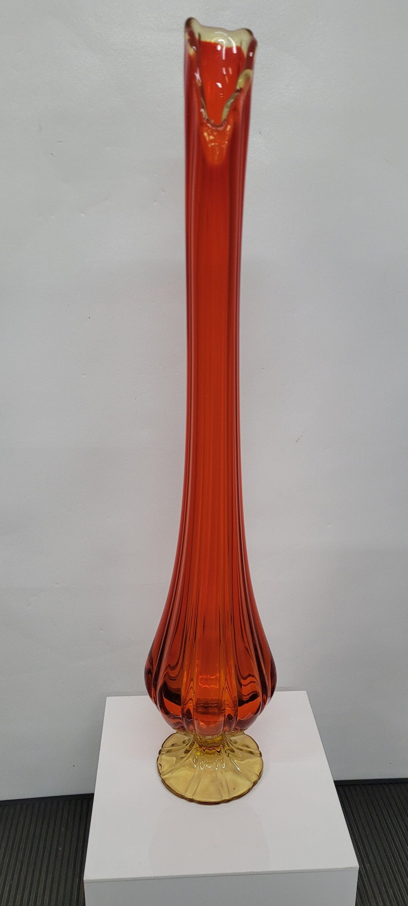Vintage 1960s Amberina Swung Glass Vase LE Smith Bittersweet Amberina Orange 23 (1 of 9)