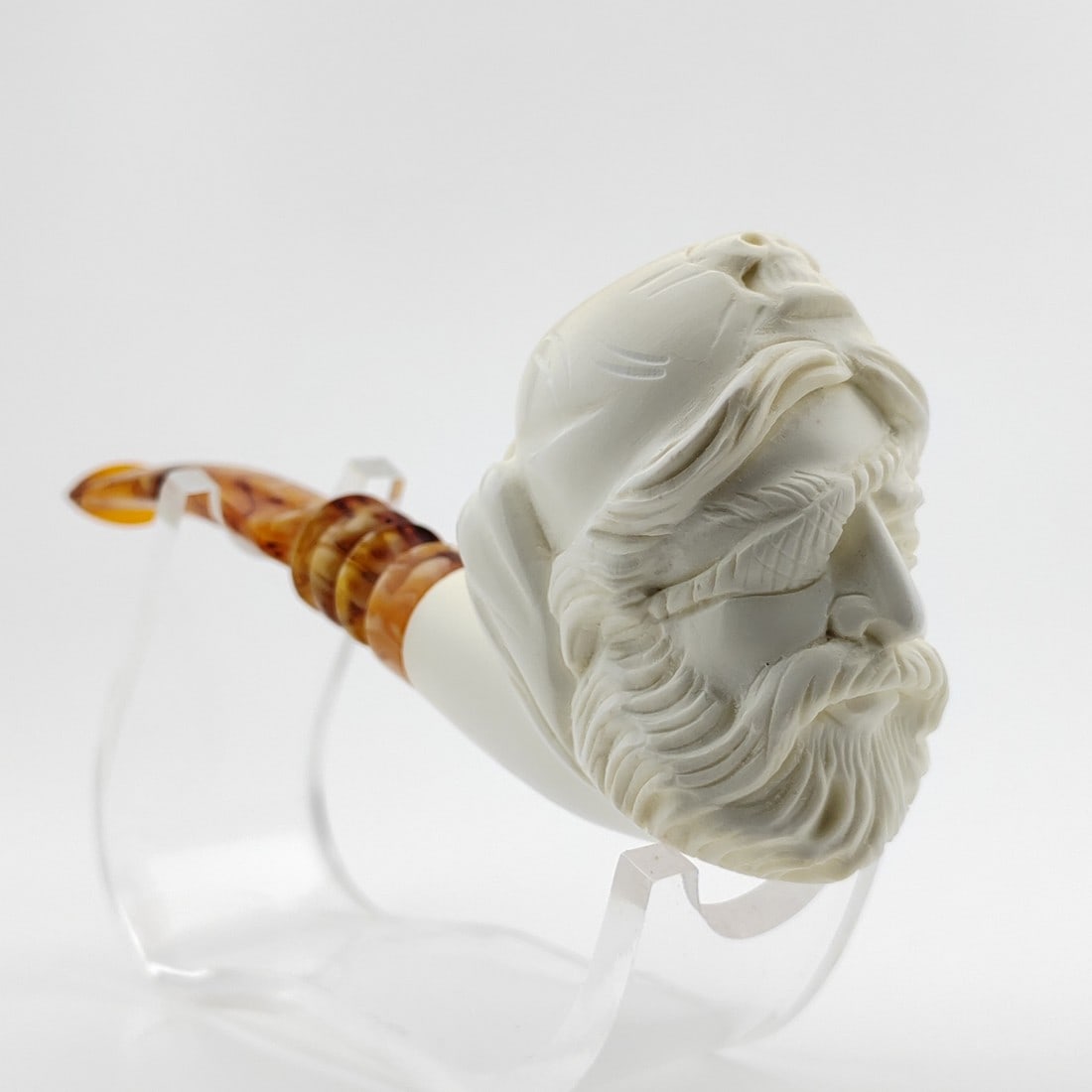 Pirate Meerschaum Pipe: Title: Pirate Meerschaum Pipe Materials: Meerschaum Dimension: 5.3 inch (13.5cm) Additional Information: Pirate,Hand carved Meerschaum Pipe. Made in Turkey,Eskisehir by Meerschaum Carve Master.Best Qu