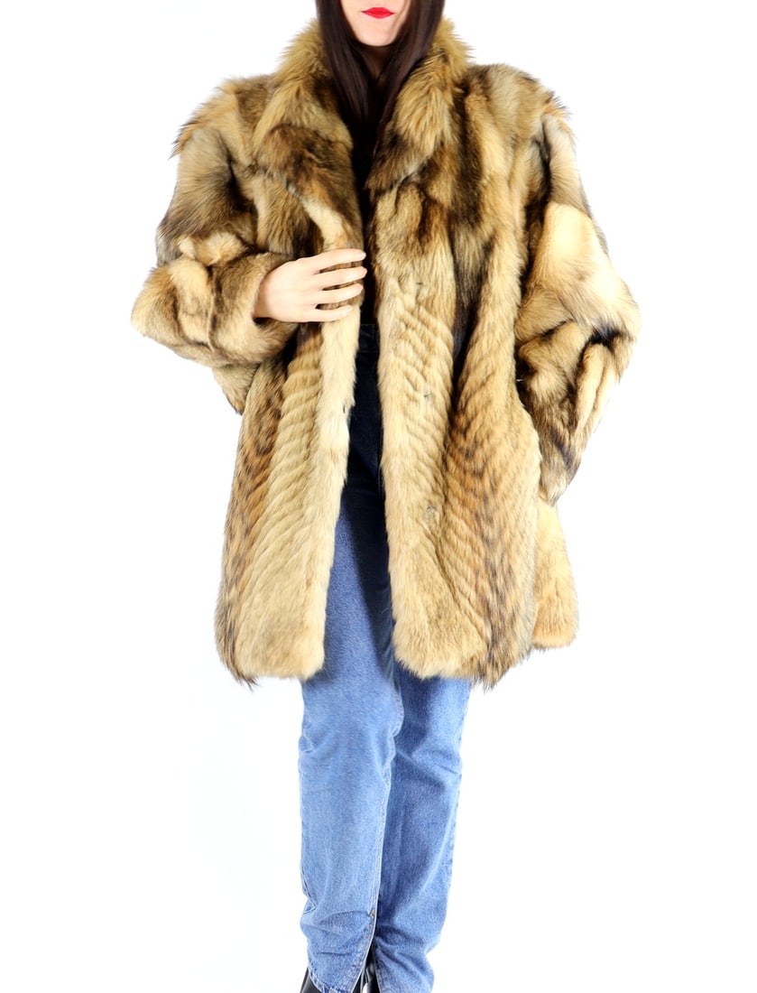 COYOTE FUR JACKET EU: XXL; US: 22 (1 of 10)