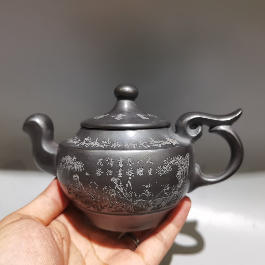 Chinese Yixing Zisha Clay Teapot w Artist Signed: Title: Chinese Yixing Zisha Clay Teapot w Artist Signed Date/Period: --- Origin: Chinese Dimension: 160x100(mm) 6.30x3.94(inches) Materials: Yixing Zisha Reserve: $169.00 Shipping: Domestic: Shipping