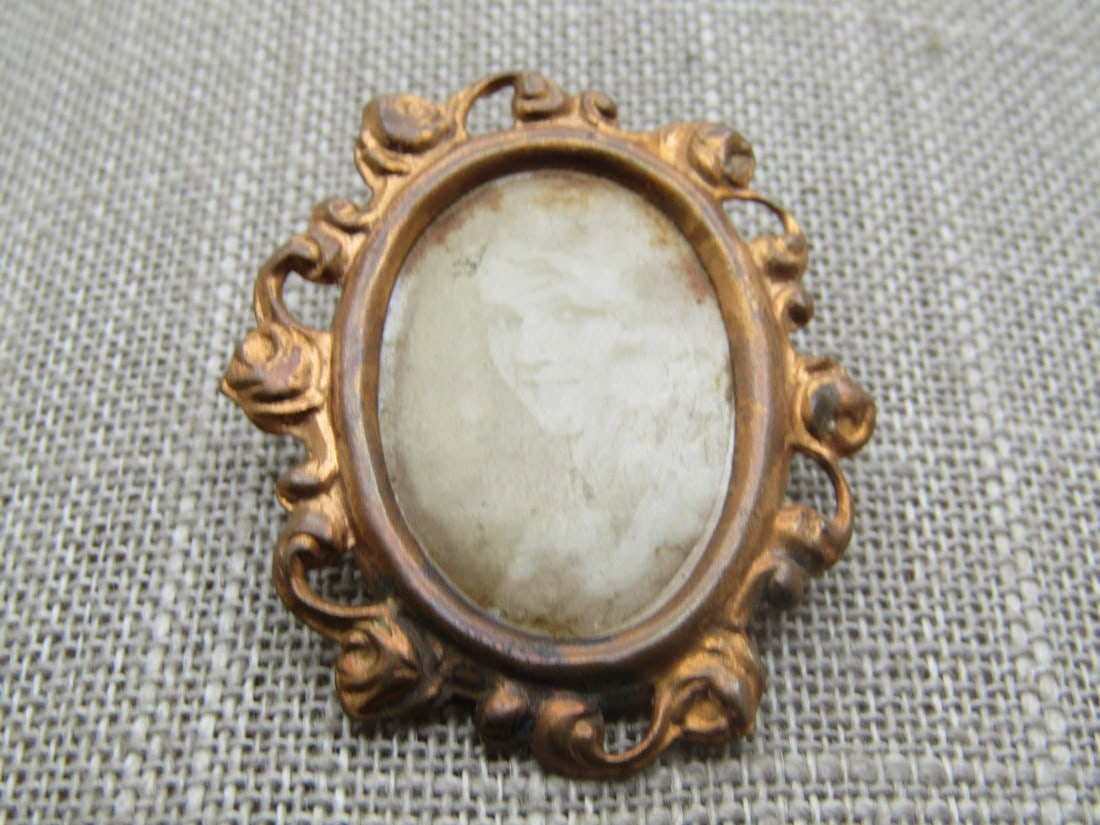 Vintage Photo Cameo Brooch, Rose Frame, C-Clasp, 1920's-1930'S, Mourning (1 of 5)