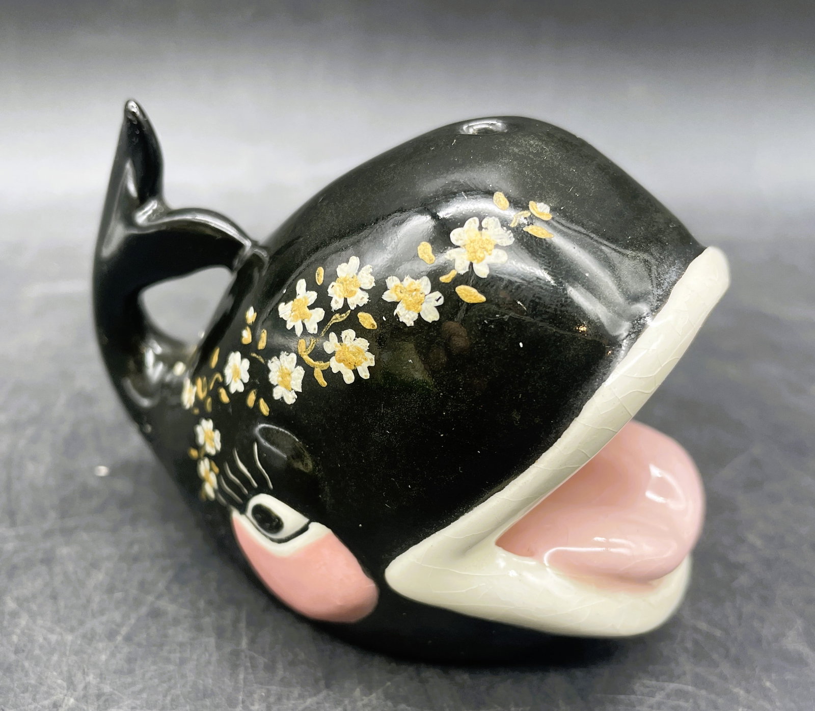 Vintage Smoker Ashtray Whale smoke comes out of blow hole: Title: Vintage Smoker Ashtray Whale smoke comes out of blow hole Date/Period: Approx 1950-60's Dimension: Approx 3 x 3 Material: ceramic Additional Information: Vintage Smoker Ashtray Whale smoke come