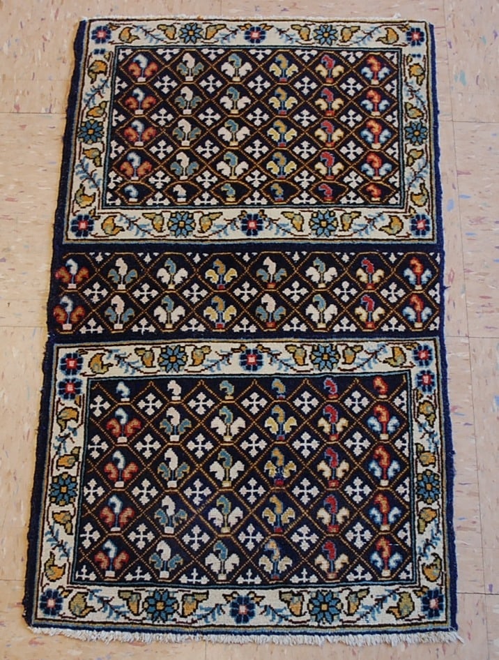 Persian SARUK RUG 1' 7" x 2' 8": Title: Persian SARUK RUG 1' 7" x 2' 8" Description: OLD, ANTIQUE HIGHLY DETAILED VERY FINE HIGH KPSI and RARE AUTHENTIC HAND KNOTTED Persian SARUK COUCH_CHAIR-SEAT_SOFA_HANDLE ARM REST COVER RUG ....I