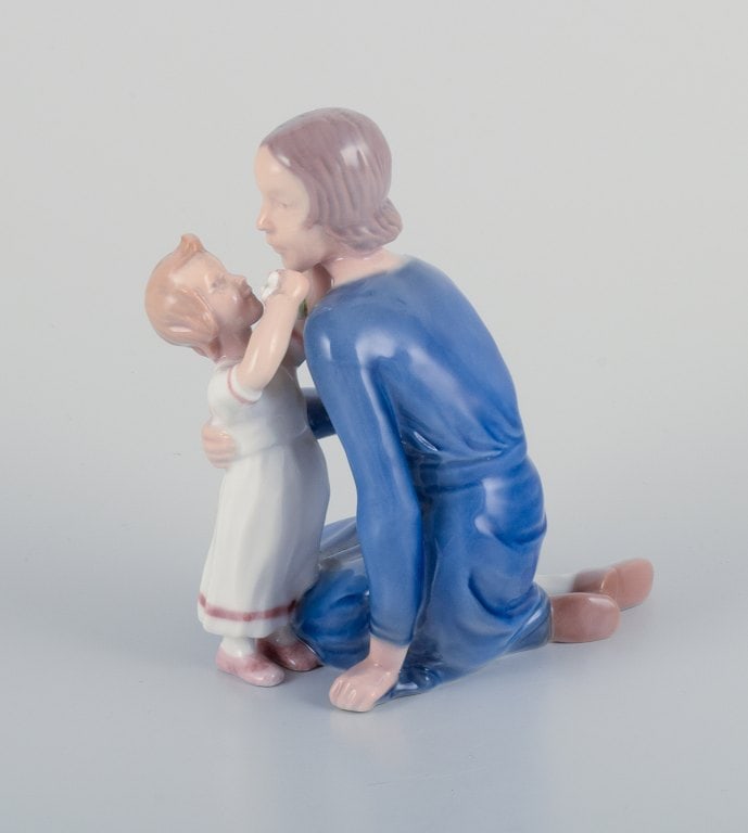 Bing & Grøndahl, rare figurine of mother and daughter. (1 of 8)