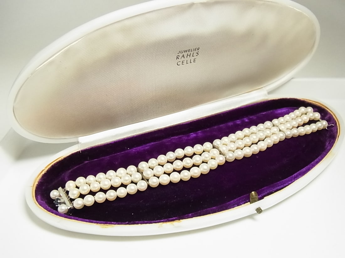 JAPANESE AKOYA PEARL BRACELET 3 ROWS WHITE GOLD 14 CARAT (1 of 7)