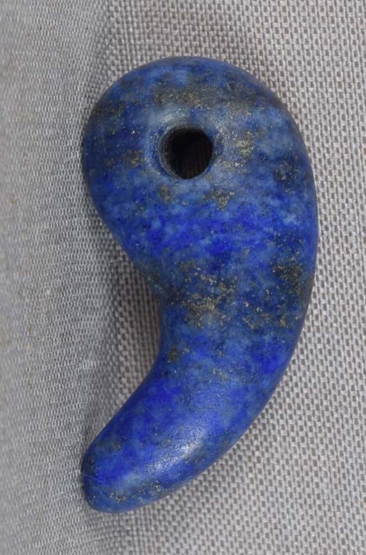 18/19c Japanese LAPIS LAZULI MAGATAMA bead (1 of 6)