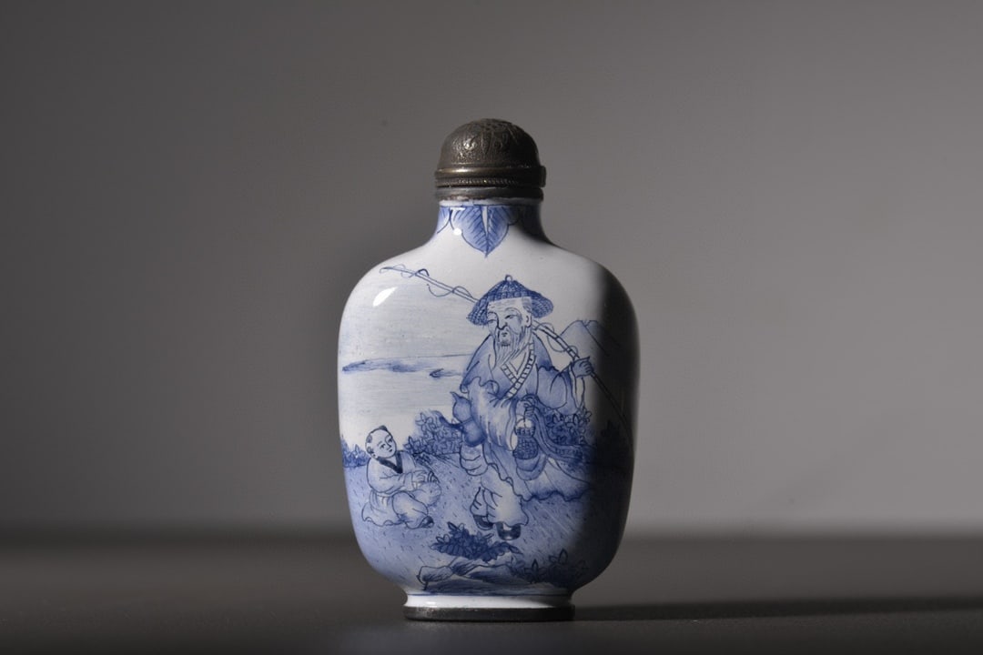 Chinese Bronze Enamel Snuff Bottle (1 of 9)