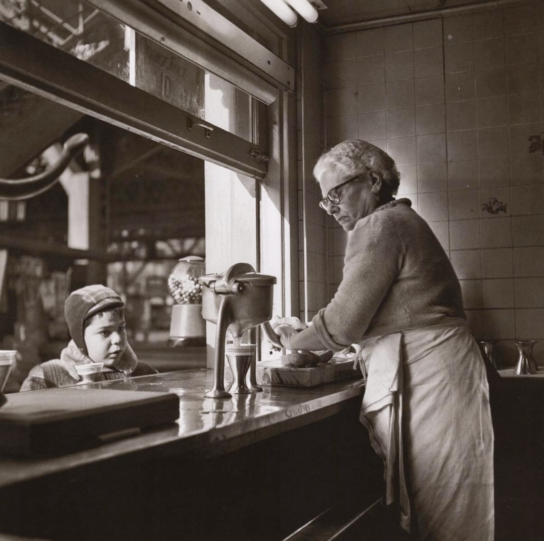 VIVIAN MAIER - Untitled: Artist: VIVIAN MAIER Print Title: Untitled Medium: Duotone Photolithograph Printed 2010’s in China Image size (inches) approx. 9 x 9” COA included Reserve: $40.00 Shipping: Dome