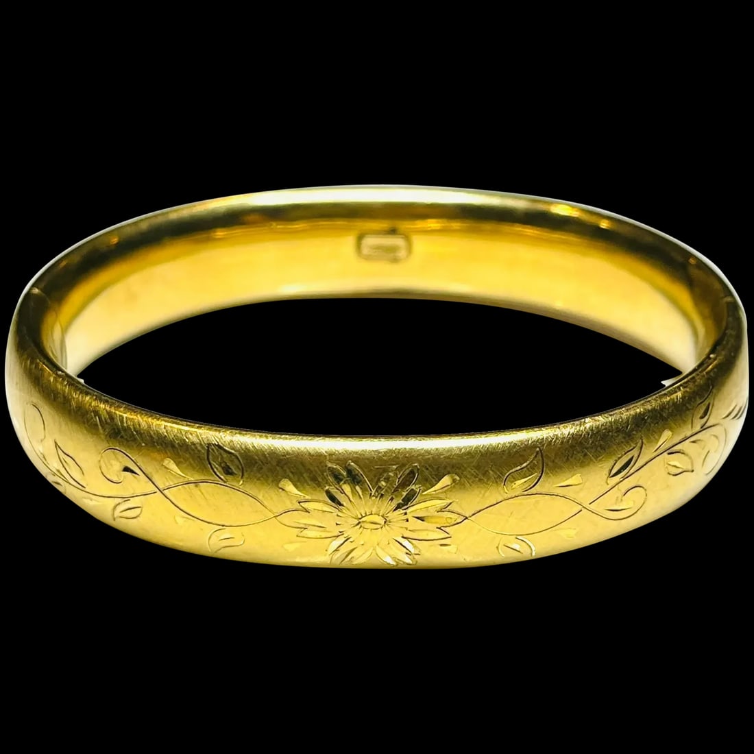 Vintage Winard Floral Design Gold Bracelet: Title: Vintage Winard Floral Design Gold Bracelet Description: Vintage Winard floral design bracelet/domed style cuff. 12K gold fill The bracelet is stamped 2 Winard 1/20-12K G.F. Very Good Vintage Co