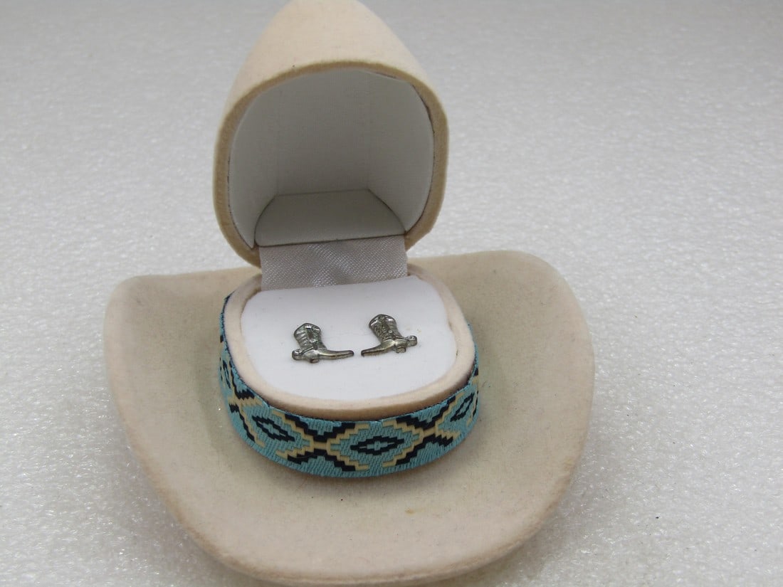 Cowboy Boot Pierced Earrings in Cowboy Hat Hinged Box (1 of 7)