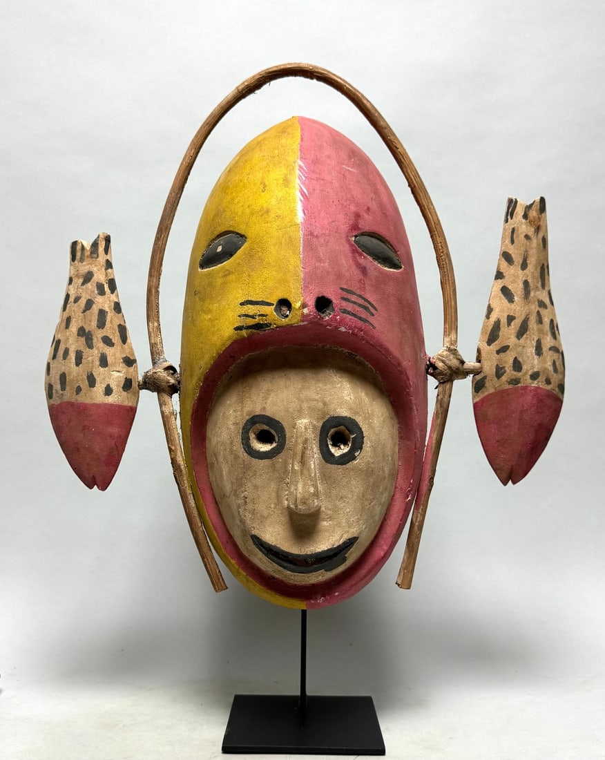 Fish Mask Yua made by the Yupik People who live on the West Coast of Alaska.: Yua Mask made by the Yupik People who live on the West Coast of Alaska. are famous for their craftsmanship of ceremonial masks. Their aspect varies depending on their use, ranging from little finger m