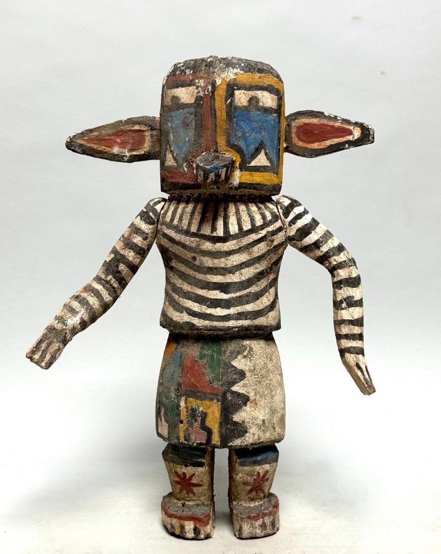 Kachina doll - wood - Hopi - Arizona, USA: This Hopi doll is not sacred and legal to be sold. Old private collection The Netherlands since 1980. Hopi kachina dolls are figures carved from cottonwood root, made to represent the spirit beings of
