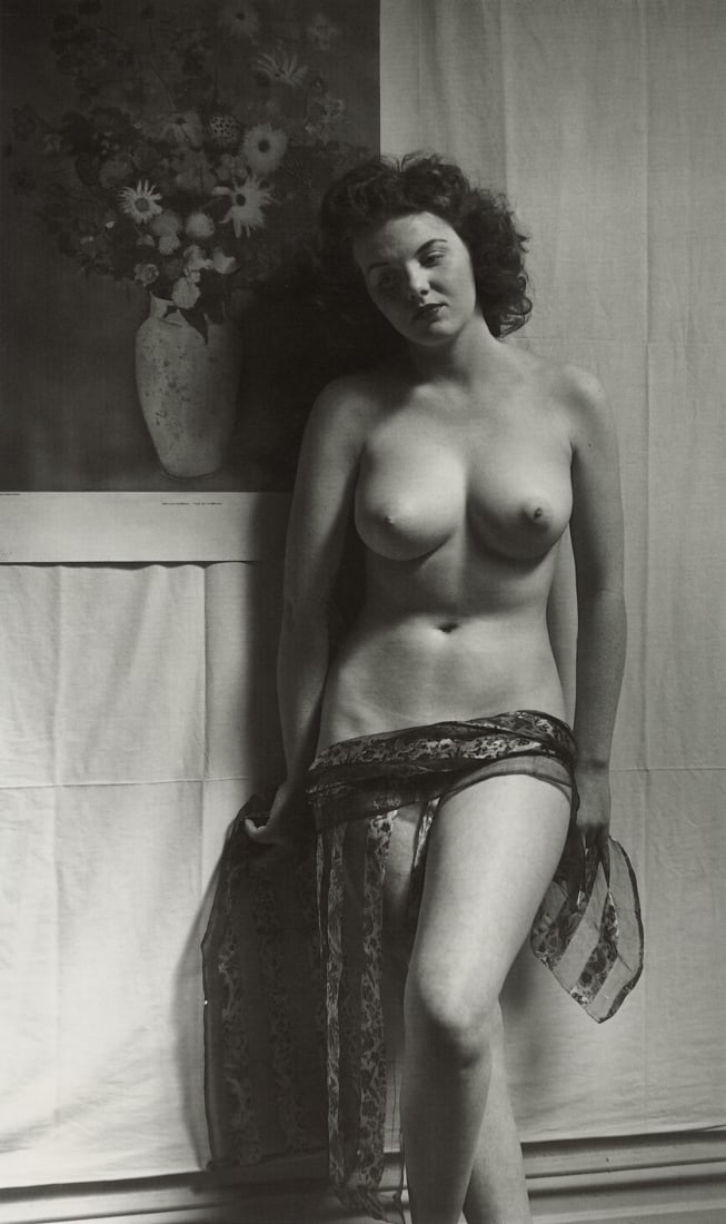 ANDRE DE DIENES - Untitled Female Figure (1 of 1)