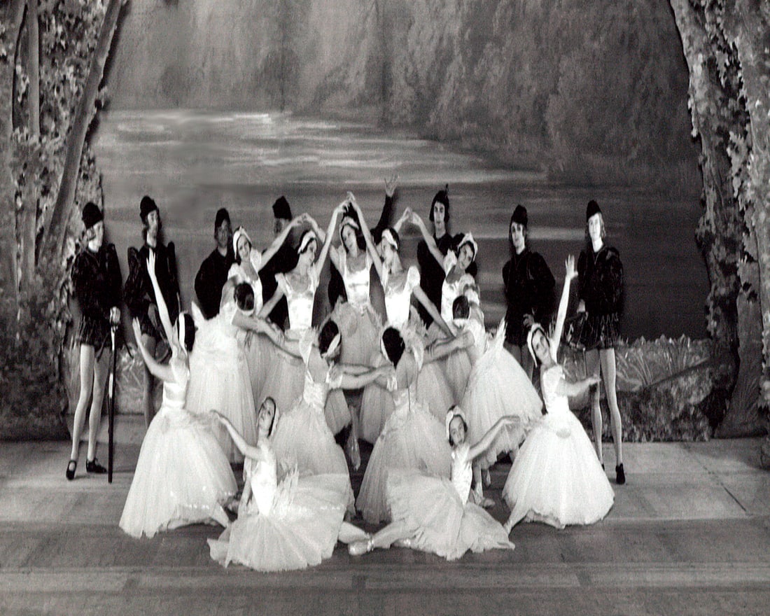 SWAN LAKE, BY BALLET RUSSES (1 of 1)