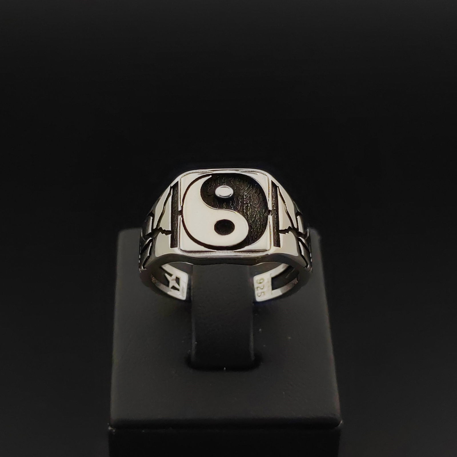 925 Silver Men's Ying Yang Ring (1 of 8)