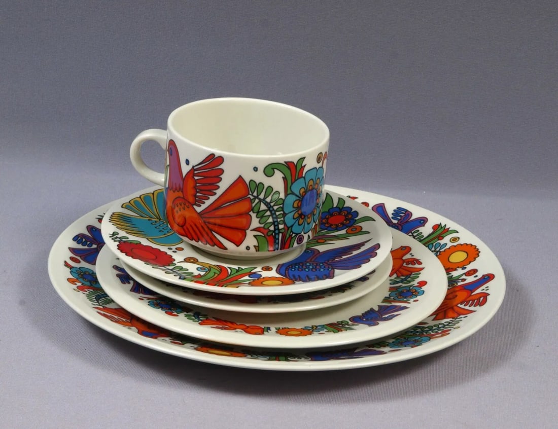 Villeroy & Boch Acapulco Place Setting Dinner Plate Tea Cup LUXEMBOURG Vintage: This is a beautiful Place Setting with Coffee/Tea Cup. It was made by Villeroy & Boch in Luxembourg, in lovely Acapulco pattern. The set is properly marked with Villeroy & Boch backmark. The pattern f