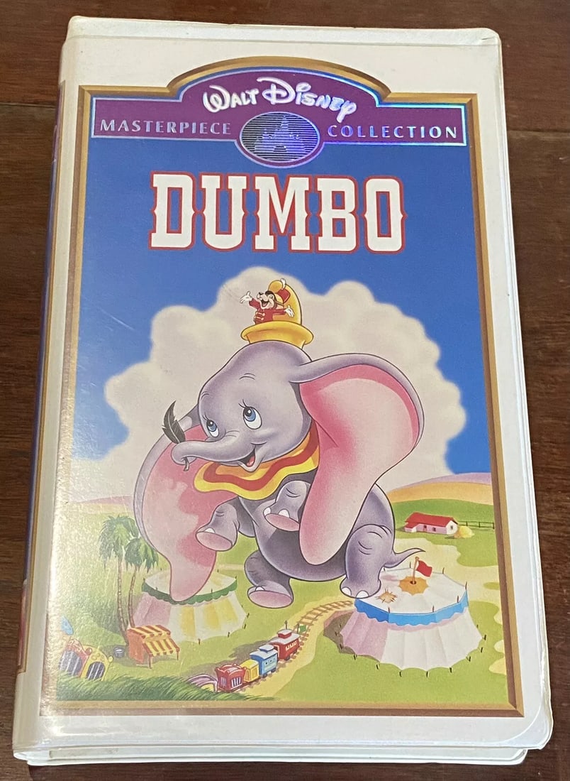 Dumbo VHS 1994 Walt Disney Masterpiece Collection #024 Clamshell Very Good: DUMBO VHS Walt Disney Masterpiece Collection Vintage Tape, #024. This is a classic and beloved film from Walt Disney's Masterpiece Collection, featuring the endearing story of Dumbo the elephant. This