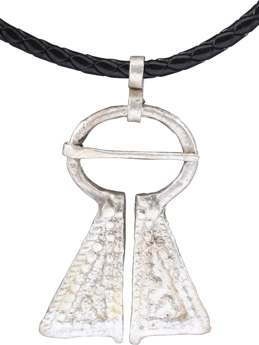 FINE VIKING PROTECTIVE BROOCH, C.950-1050 AD (1 of 4)