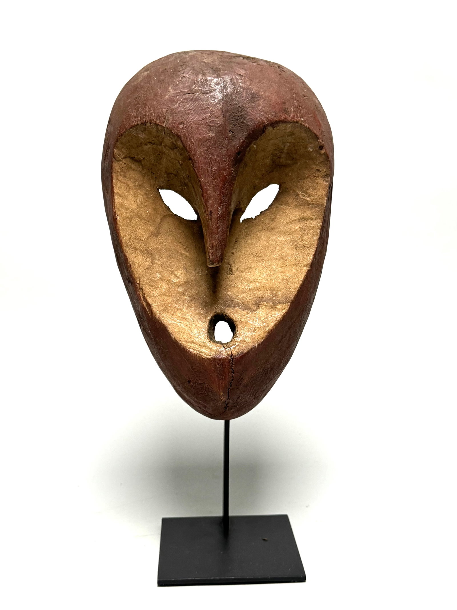 Initiation mask - Kwele - Gabon: African initiation mask of the Kwele tribe that lives in the extended forest areas along the border of Gabon and Cameroon. These masks depict forest minds and are used against witchcraft and dance rit