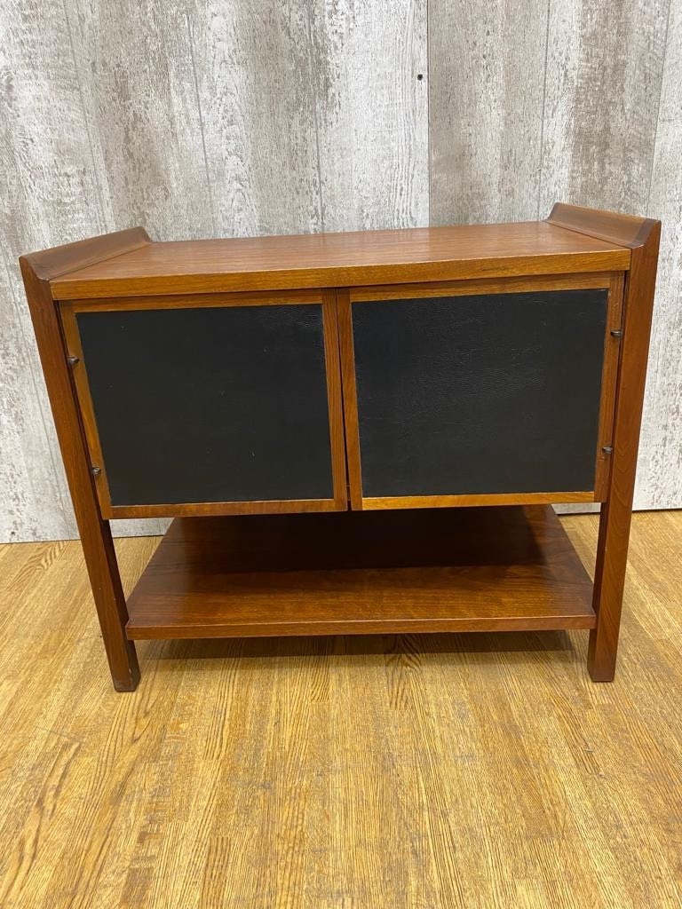 Mid Century Modern Dillingham Walnut Record Cabinet /Side End Table (1 of 8)