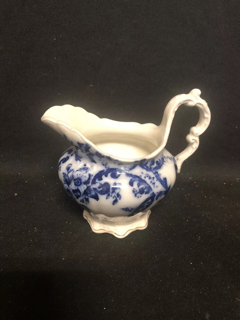 Mercer Flow Blue Creamer (1 of 4)