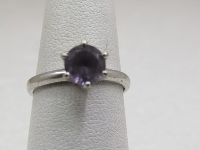 Vintage 10kt Purple Sapphire Solitaire Ring, 1.15 CTW, Sz. 5.5 (1 of 1)