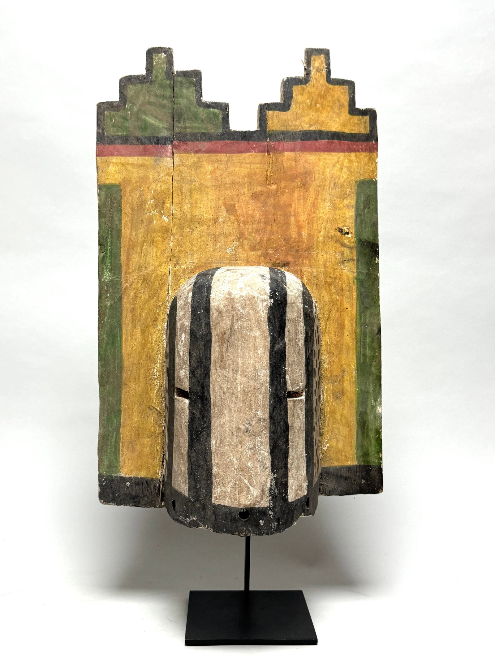 Kachina helmet mask - wood - Hopi - Arizona, USA: This Hopi mask is not sacred and legal to be sold. Old private collection The Netherlands since 1980. Hopi kachina masks are figures carved from cottonwood root, made to represent the spirit beings of