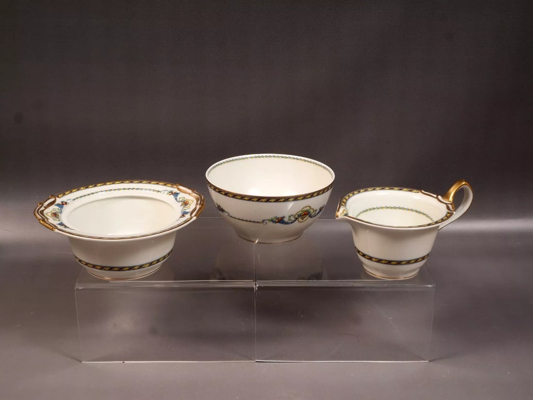 LIMOGES France B&C Bernardaud Horn of Plenty Nappy Cream and sugar Set EXCELLENT: This is very rare and absolutely stunning Creamer and Sugar Bowl Set, made in France by B&C Léonard Bernardaud LIMOGES. The set is in very beautiful and stylish 'Horn of Plenty' pattern. It is ma