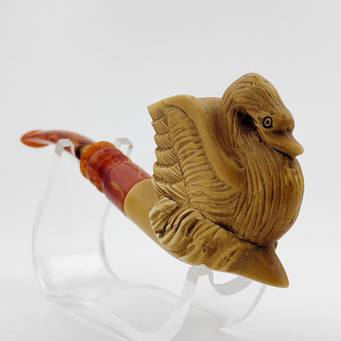 Swan Meerschaum Pipe: Title: Swan Meerschaum Pipe Materials: Meerschaum Dimension: 6.1 inch (15.5cm) Additional Information: Swan,Hand carved Meerschaum Pipe. Made in Turkey,Eskisehir by Meerschaum Carve Master.Best Qualit