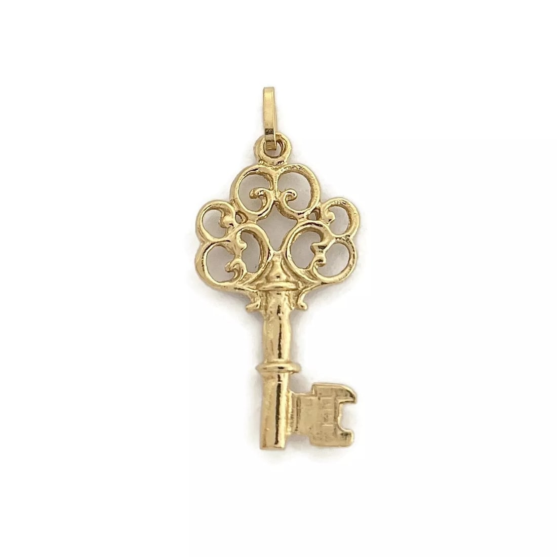 Vintage Filigree Key Charm Pendant 14K Yellow Gold, 1.10 Grams (1 of 8)