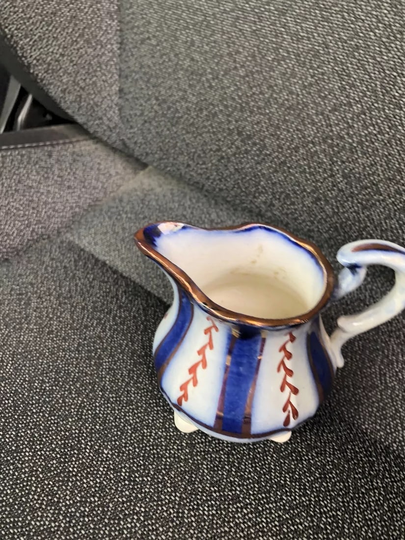 Flow Blue Creamer (1 of 3)