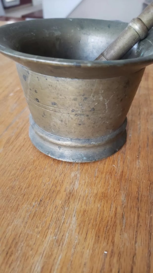 19th century mortar and pestle brass 3 1/2": Amazing look to this piece . Approximately 3 1/2" tall . Shipping: Domestic: Flat-rate of $25.00 to anywhere within the contiguous U.S. International: Foreign shipping rates are determined by destinat